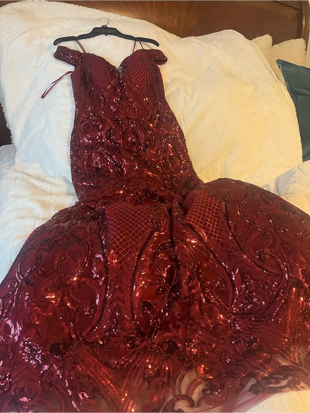 Elegant Women's Burgundy Sequin Mermaid Dress